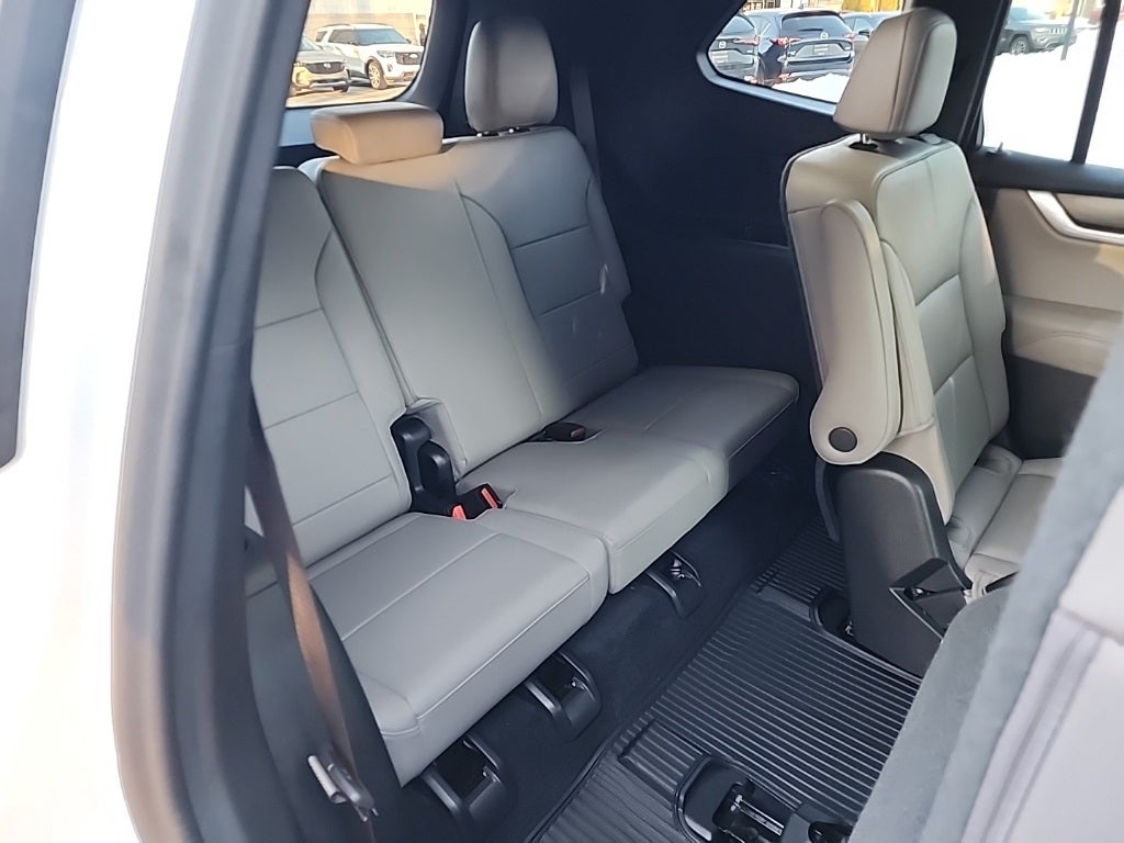 2024 GMC Acadia Elevation