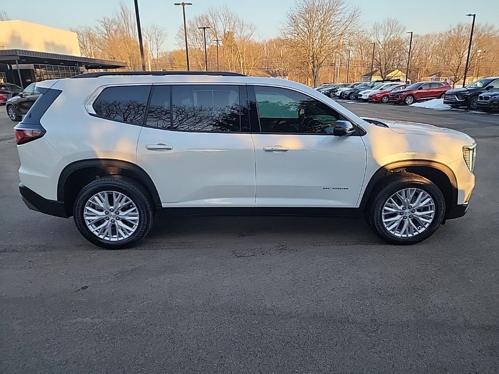 2024 GMC Acadia Elevation