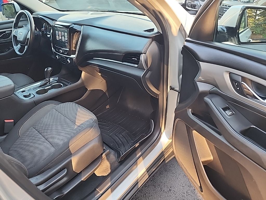 2018 Chevrolet Traverse LT Cloth w/1LT