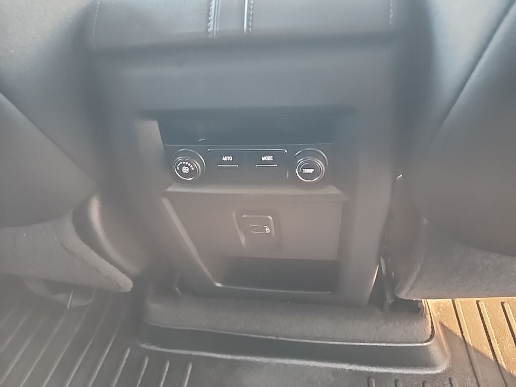 2018 Chevrolet Traverse LT Cloth w/1LT