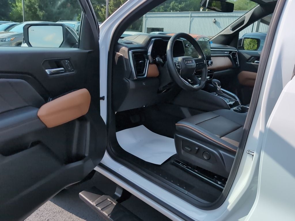 2024 GMC Canyon AT4