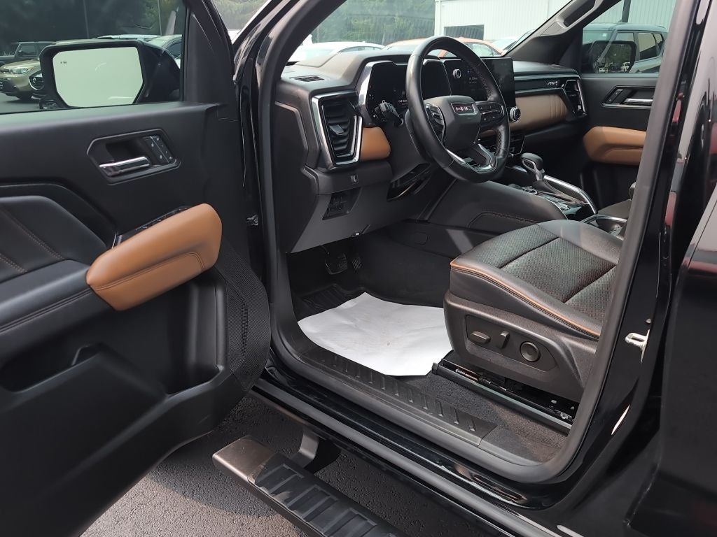 2024 GMC Canyon AT4