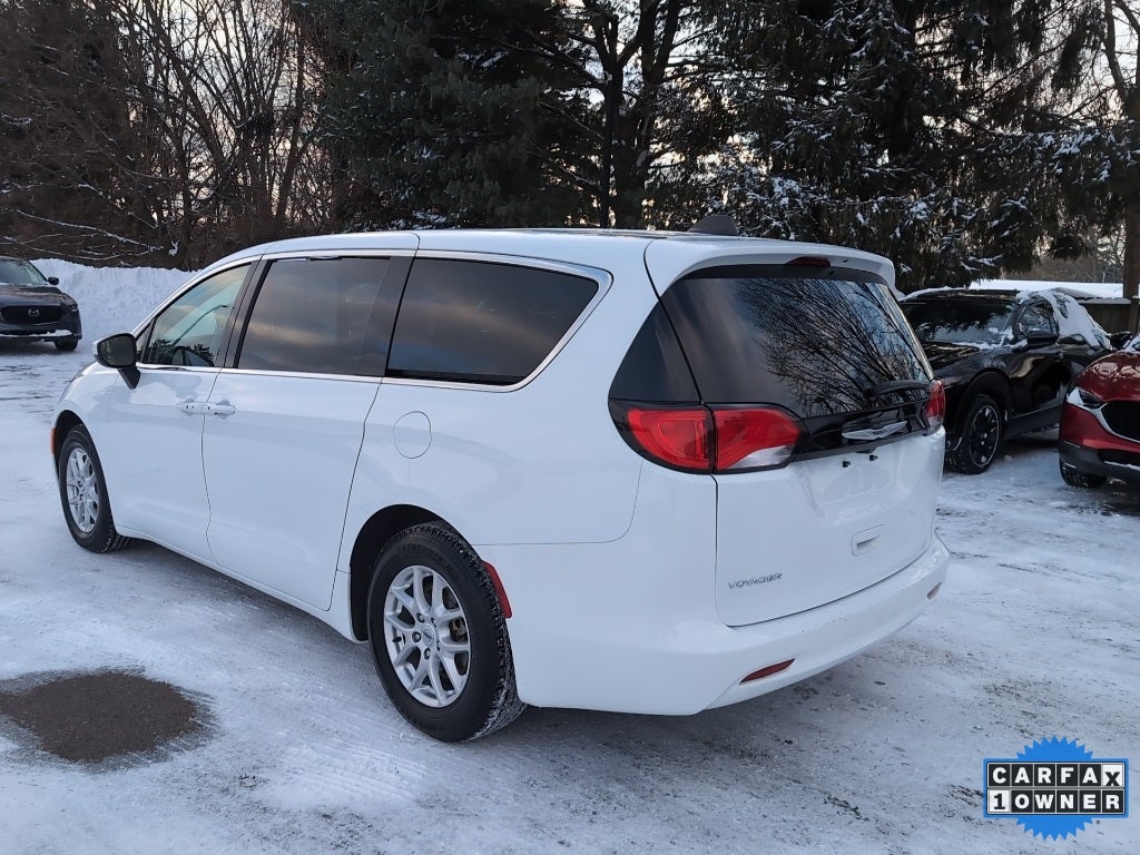 2023 Chrysler Voyager LX