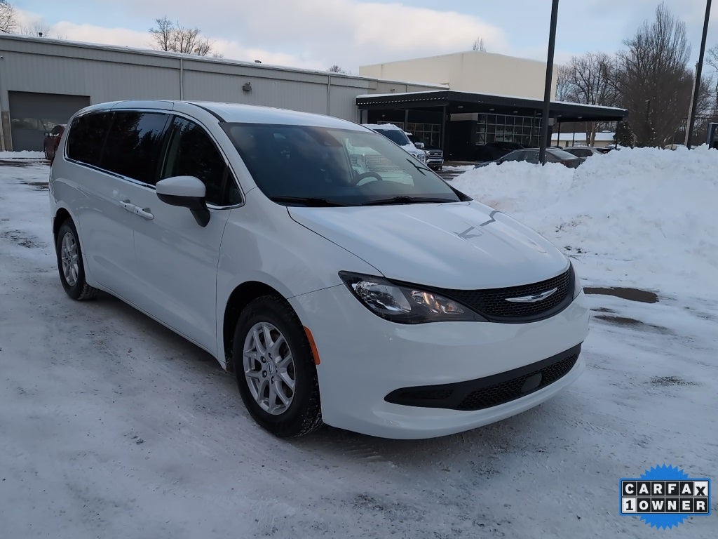 2023 Chrysler Voyager LX
