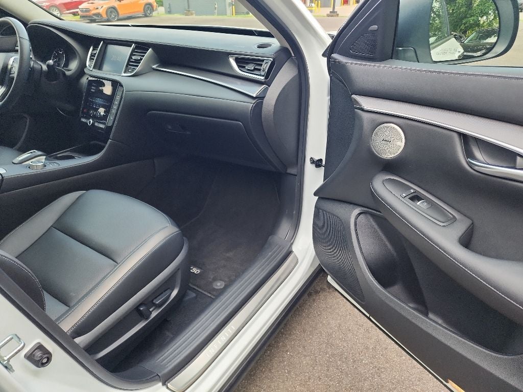 2023 INFINITI QX50 LUXE