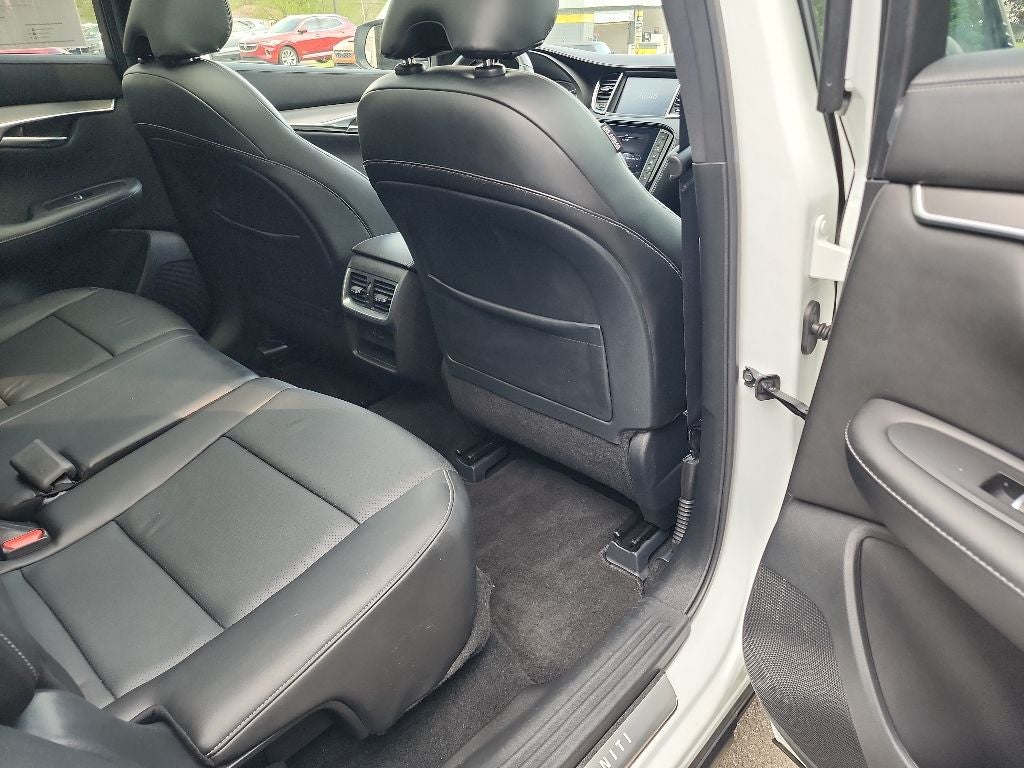 2023 INFINITI QX50 LUXE
