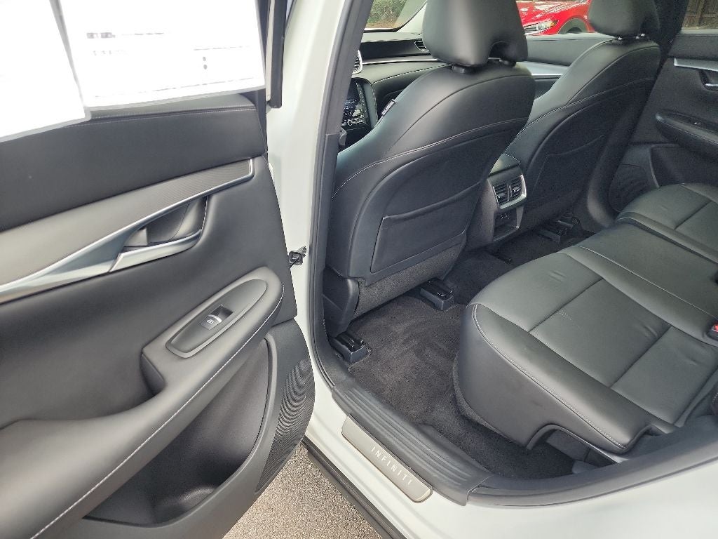 2023 INFINITI QX50 LUXE
