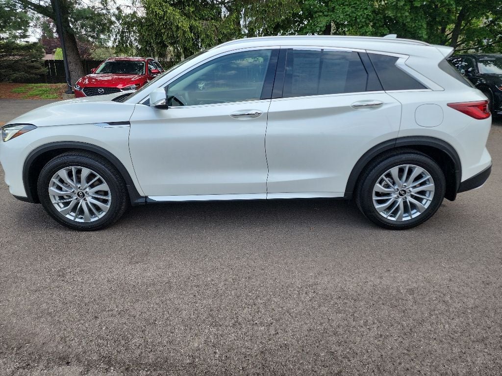 2023 INFINITI QX50 LUXE