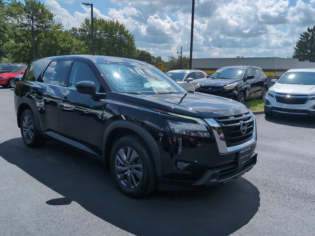 2024 Nissan Pathfinder S