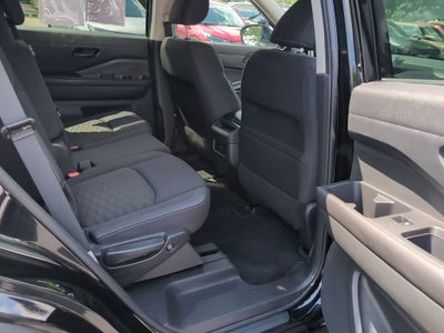2024 Nissan Pathfinder S