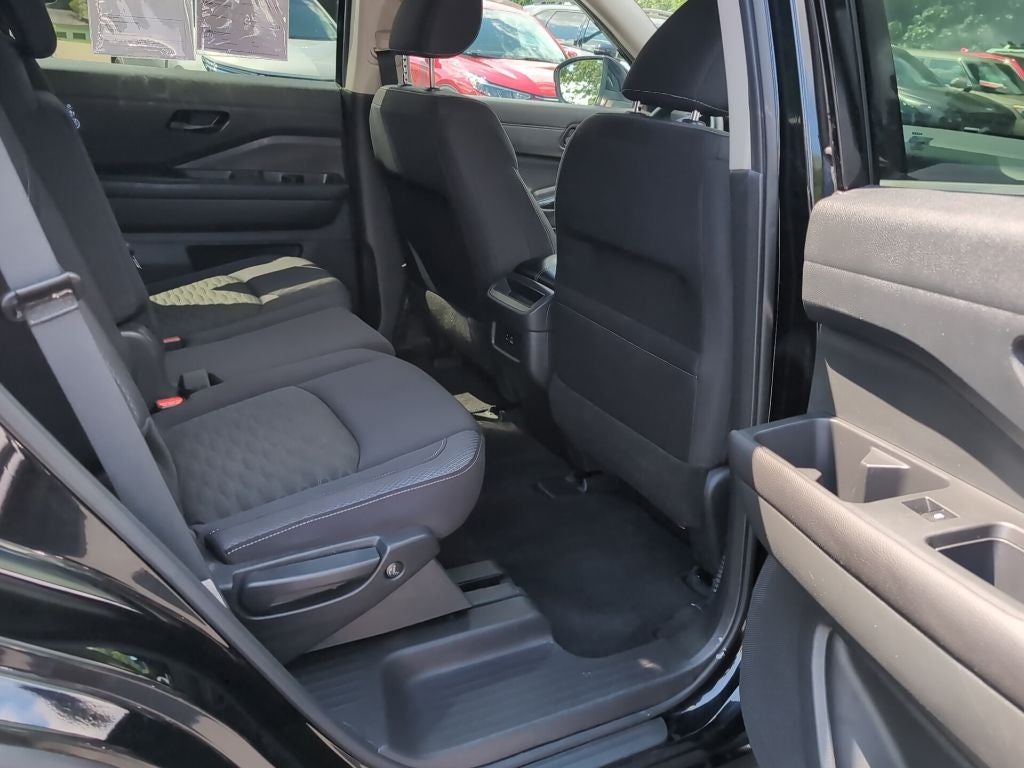 2024 Nissan Pathfinder S