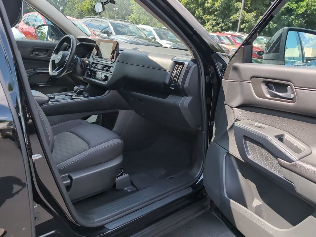 2024 Nissan Pathfinder S