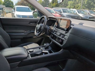 2024 Nissan Pathfinder S