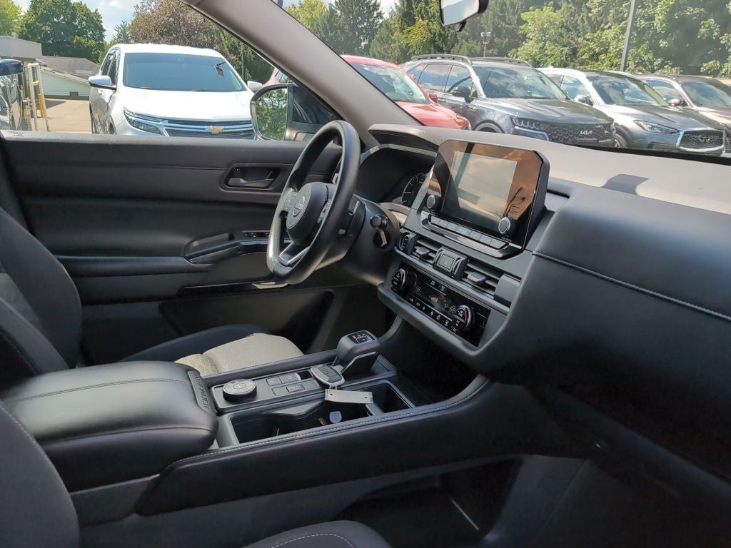 2024 Nissan Pathfinder S