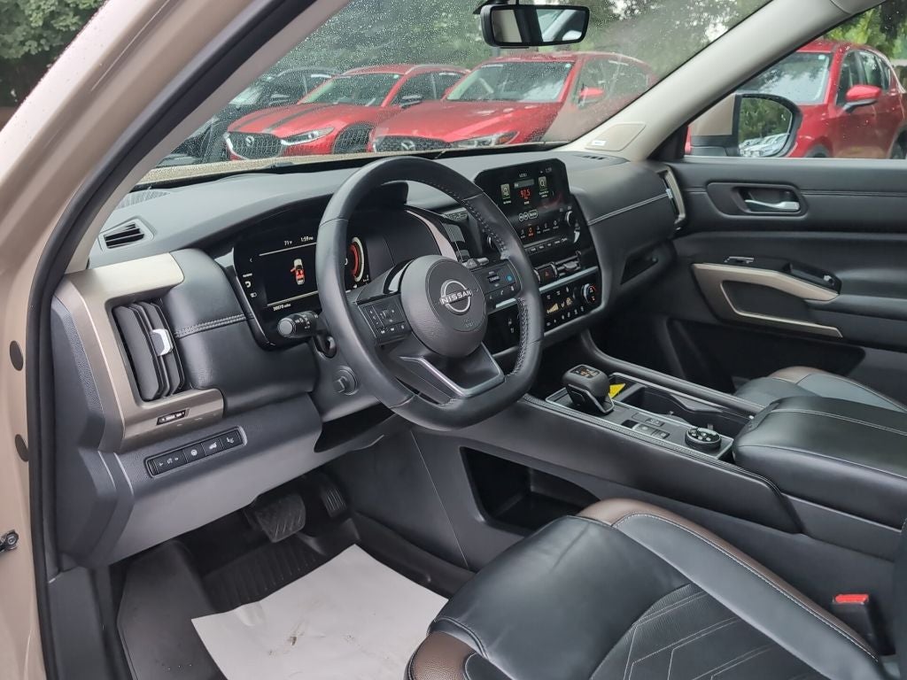 2023 Nissan Pathfinder Platinum