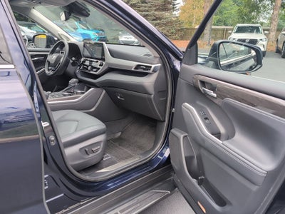 2021 Toyota Highlander Platinum