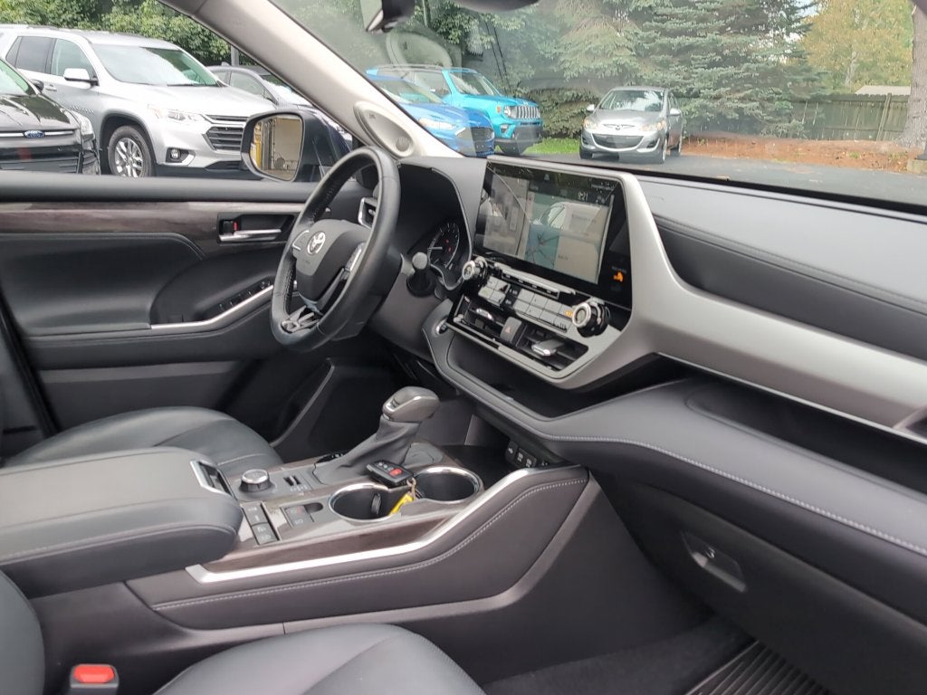 2021 Toyota Highlander Platinum