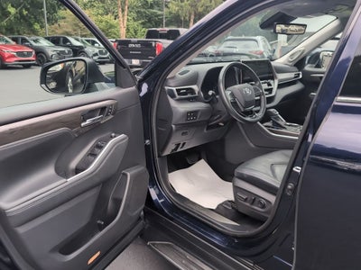 2021 Toyota Highlander Platinum