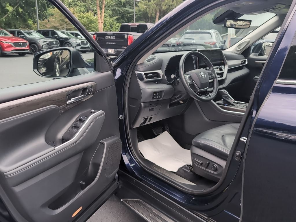 2021 Toyota Highlander Platinum