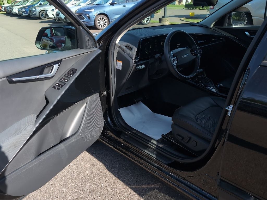 2023 Kia Niro EX