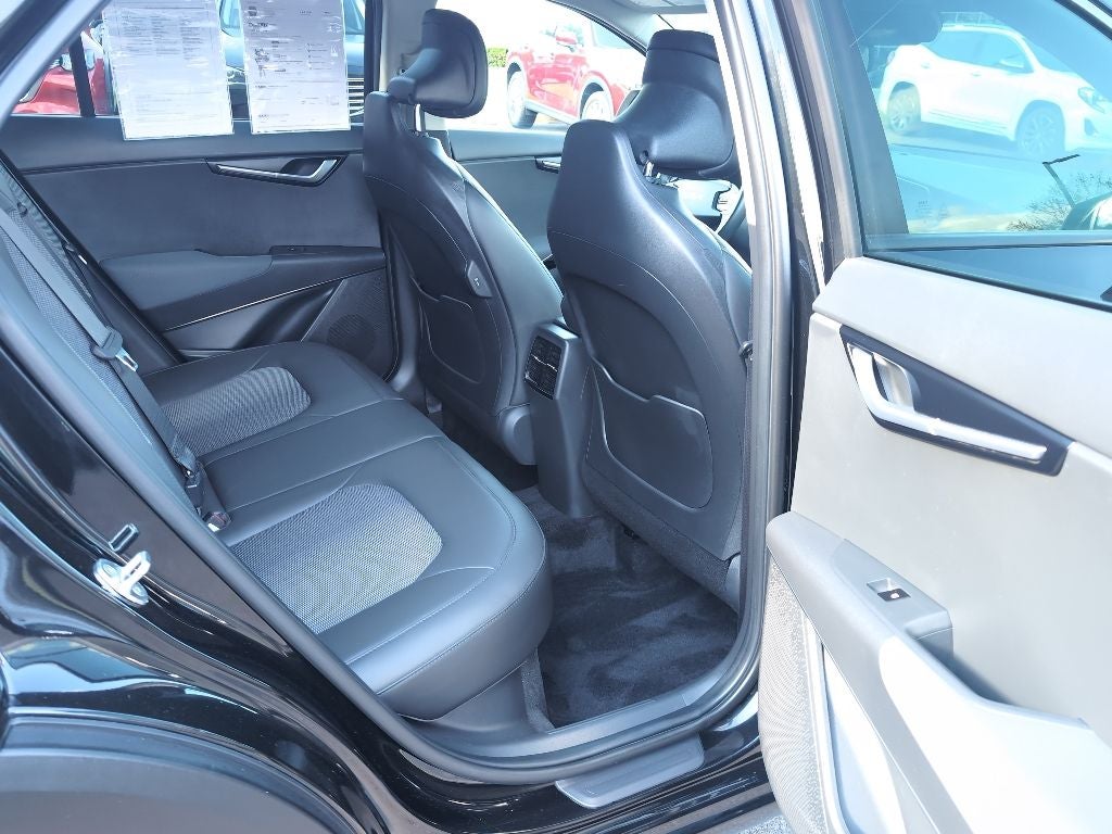 2023 Kia Niro EX